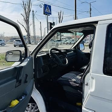 Продажа авто: Volkswagen Transporter: 1993 г., 1.9 л, Механика, Дизель, Фургон — 3