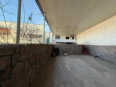 дом в районе аламединского рынка: Продаётся жилой дом с доп. строениями в районе Аламединского рынка — 2