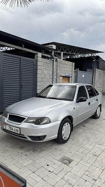 Унаа: Daewoo Nexia: 2010 г., 1.6 л, Кол менен иштөөчү, Бензин, Седан — 1
