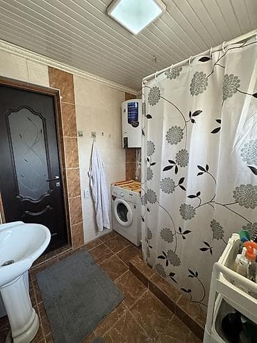 Дома: 🏡 СДАЁТСЯ ПРОСТОРНЫЙ ДОМ РЯДОМ С ДОРДОЕМ! 📍 Адрес: жилмассив Ак-Бата — 8