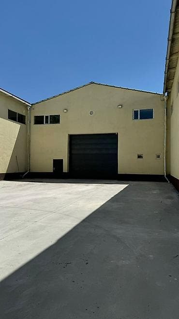 Аренда бутиков: Складское помещение/производственный цех 900м2 и 1300 м2. Адрес — 3