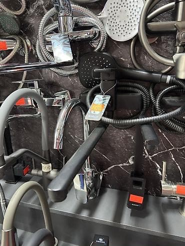 смесители: Смесители для кухни и ванной, ассортимент на витрине. - Типы — 1