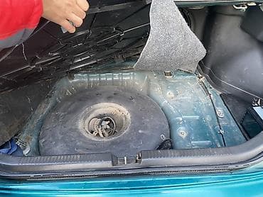 rx 590: Mazda 323: 1996 г., 1.6 л, Автомат, Газ, Седан — 8