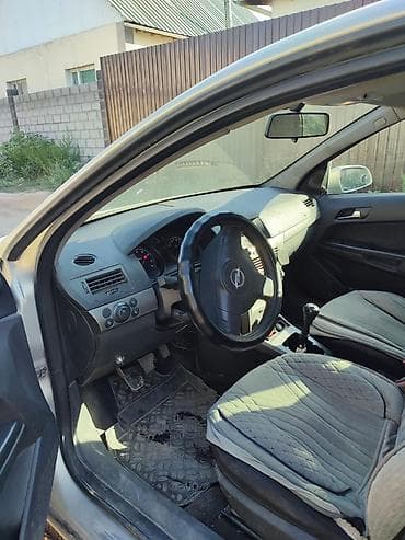 Opel Astra: 2005 г., 1.6 л, Механика, Бензин, Хэтчбэк — 6