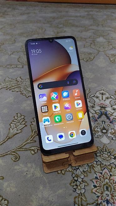 Redmi, Redmi 13C, Б/у, 128 ГБ, цвет - Черный, 2 SIM — 1