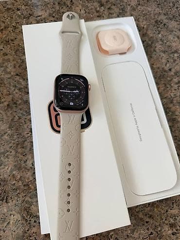 Apple Watch: Apple Watch серия 10 42 mm Rose Goldсостояние отличноекорпус как — 1