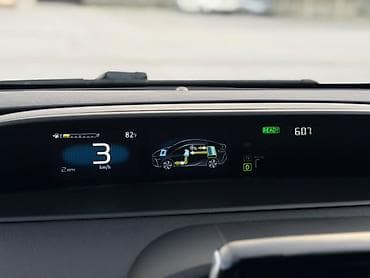 дамкрат авто: Toyota Prius: 2021 г., 1.8 л, Вариатор, Гибрид, Лифтбек — 10