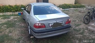 Toyota Avensis: 2003 г., 2 л, Механика, Бензин, Седан