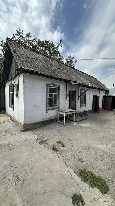 дома киргизия 1: 📍 В Сокулуке в районе Церкви от трассы 200 метров, продаётся дом на — 3