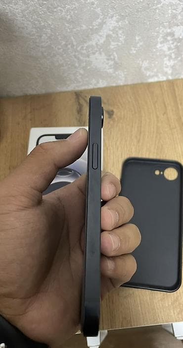 ipad м5: IPhone 16e, Б/у, 128 ГБ, Черный, Защитное стекло, Чехол, Коробка, 99 % — 2