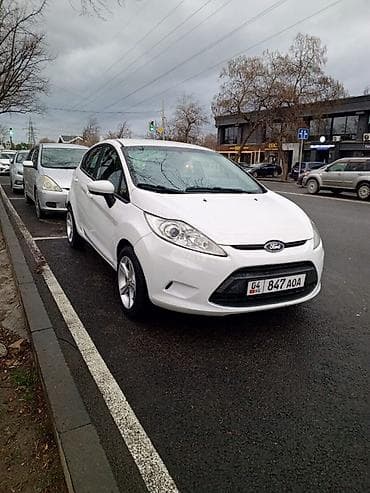 mazda 121: Ford Fiesta: 2018 г., 1.6 л, Типтроник, Хэтчбэк — 2