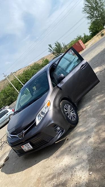 мото каракол: Toyota Sienna: 2018 г., Автомат, Бензин, Вэн/Минивэн — 2
