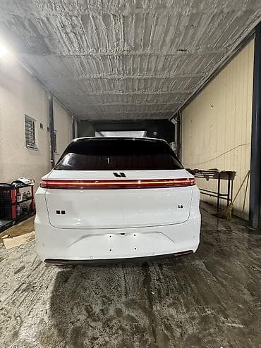 Транспорт: Lixiang L6: 2024 г., 1.5 л, Гибрид — 4