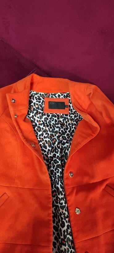 красный пиджак: Почти новое пальто, отличного качества. Брала дорого — 3