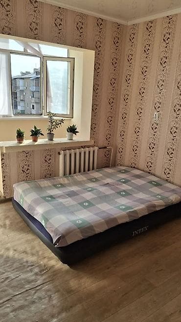 room for rent: Сдается светлая комната с большим окном и лоджией. Особенности: - — 3