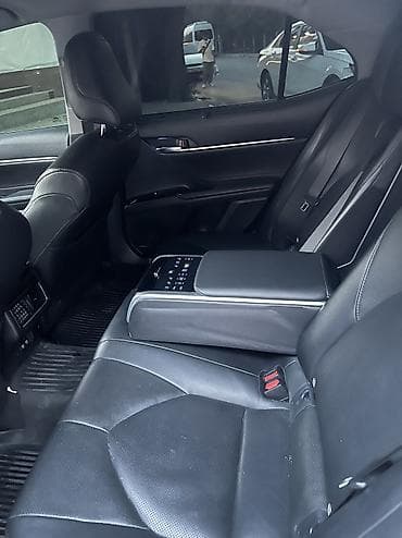 Toyota Camry: 2018 г., 3.5 л, Автомат, Бензин, Седан — 6