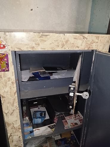 Сантехника: Срочно продается Сейф металлический! адрес Бишкек жибек жолу! — 3