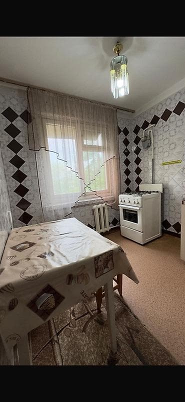 чехии: 1 комната, Риэлтор, С мебелью частично — 3