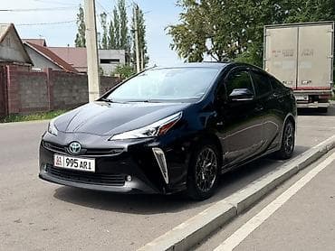 model y: Toyota Prius: 2019 г., Автомат, Гибрид, Хэтчбэк — 2