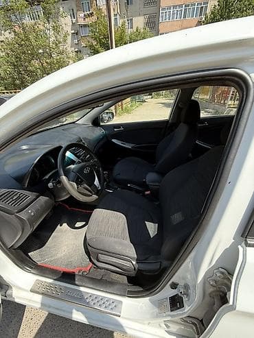 honda 2018: Hyundai Solaris: 2015 г., Бензин, Седан — 7