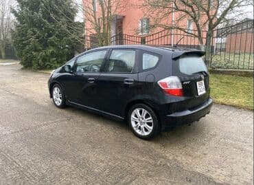 шины хонда: Honda Fit: 2010 г., 1.5 л, Автомат, Бензин, Хэтчбэк — 4