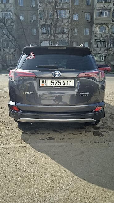 Продажа авто: Toyota RAV4: 2017 г., 2.5 л, Вариатор, Гибрид, Кроссовер — 7