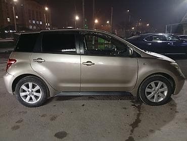 краун маджеста: Toyota Ist: 2003 г., 1.5 л, Автомат, Бензин, Хэтчбэк — 3