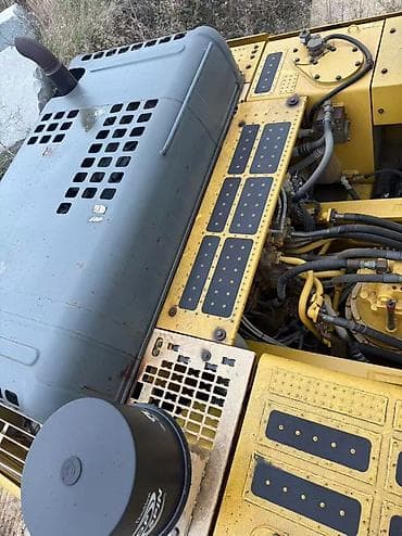 7a fe: Экскаватор, Komatsu, Гусеничный — 7