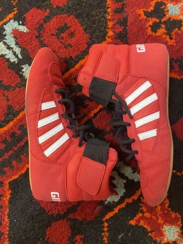 боксерские формы: Боксерский комплект. Состав: - Перчатки Green Hill, 10 oz — красные — 3