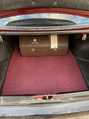 Транспорт: Volkswagen Vento: 1994 г., 1.8 л, Кол менен иштөөчү, Бензин, Седан — 7