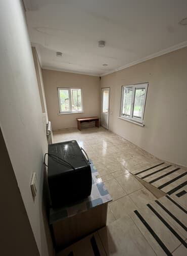 снять квартиру долгосрочно: 5 и более комнат, 100 м², Малосемейка, 1 этаж, Старый ремонт — 1