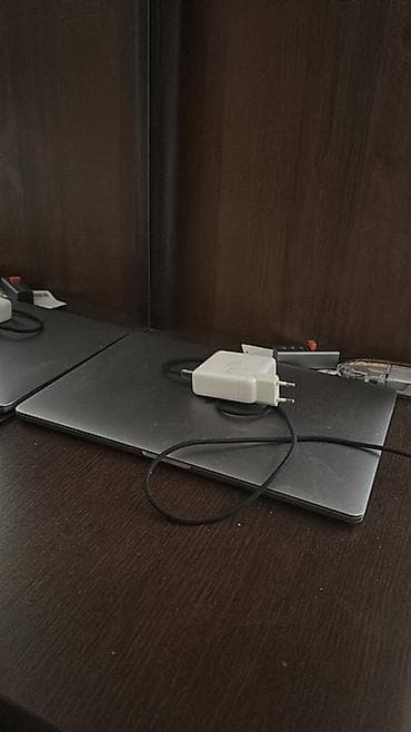 xs mac: MacBook Pro 15" (2017), цвет Space Gray. Характеристики: - Процессор — 2