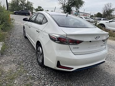 митцубиси спейс стар: Hyundai Elantra: 2020 г., 1.6 л, Автомат, Гибрид, Седан — 6