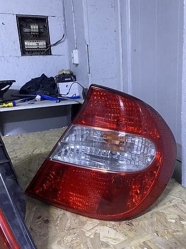 c4 с4: Комплект передних фар Toyota — 2