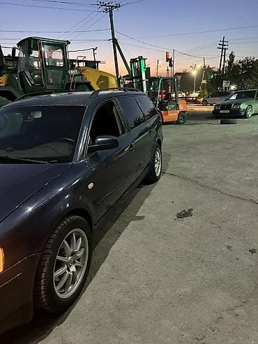 тв на авто: Volkswagen Passat Variant: 1999 г., 2.3 л, Механика, Бензин, Универсал — 2
