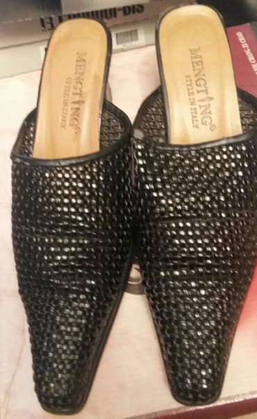 сеточный обувь: Продаю туфли сеточка размер 38. Цвет черный. Каблук не высокий! Очень — 2