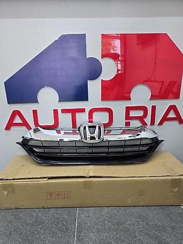 на црв: Решетка радиатора Honda CR-V 2017–2019 (дорестайлинг, 5‑е поколение) — 1