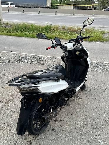 дорожный мотоцикл: Макси-скутер 150 куб. см, Бензин, Б/у — 2