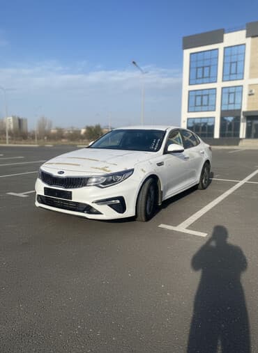 крутые машины: Kia K5: 2019 г., Седан — 1