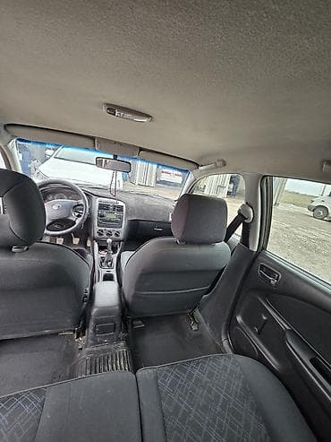 Унаа: Toyota Avensis: 2001 г., 1.8 л, Кол менен иштөөчү, Бензин, Лифтбек — 5