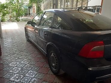 Транспорт: Opel Vectra: 2002 г., 1.8 л, Механика, Бензин, Хэтчбэк — 4