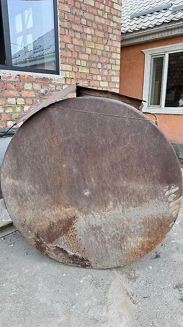 Бак, Металл