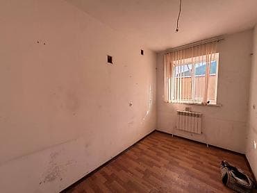 Бөлмөлөр: Продается капитальный двух этажный дом В городе Кара-Балта на улице — 10