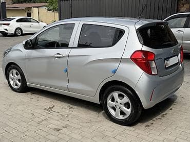 chevrolet машина: Chevrolet Spark: 2018 г., 1 л, Автомат, Бензин — 3
