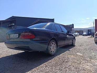 2002 год: Mercedes-Benz E-Class: 2002 г., 2.7 л, Дизель, Седан — 3