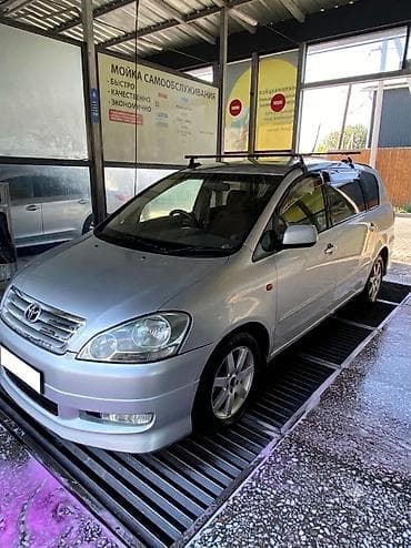 Toyota Ipsum: 2003 г., 2.4 л, Автомат, Бензин, Минивэн — 2