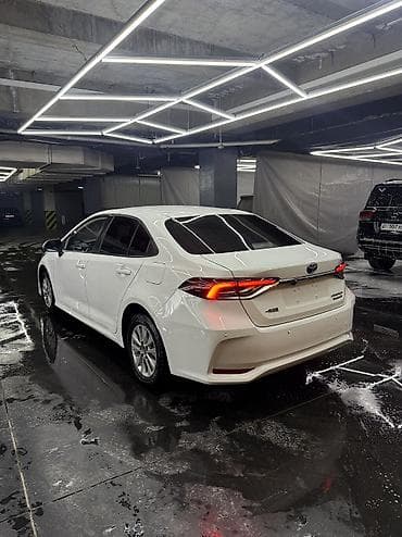 Унаа сатуу: Toyota Corolla: 2020 г., 1.8 л, Автомат, Гибрид, Седан — 4