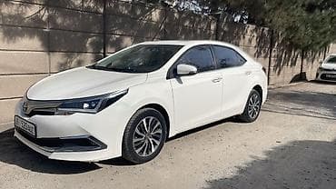 Toyota Corolla: 2018 г., 1.8 л, Автомат, Гибрид, Седан