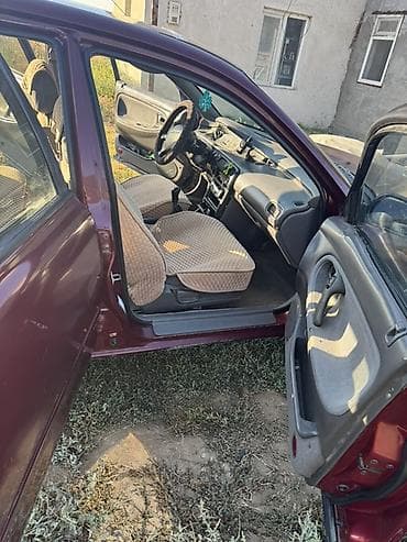 авто для такси: Mazda 626: 1994 г., 2 л, Механика, Бензин, Лифтбек — 8