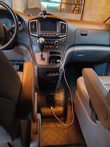 aux касета: Hyundai H-1 (Grand Starex): 2019 г., Автомат, Минивэн — 7